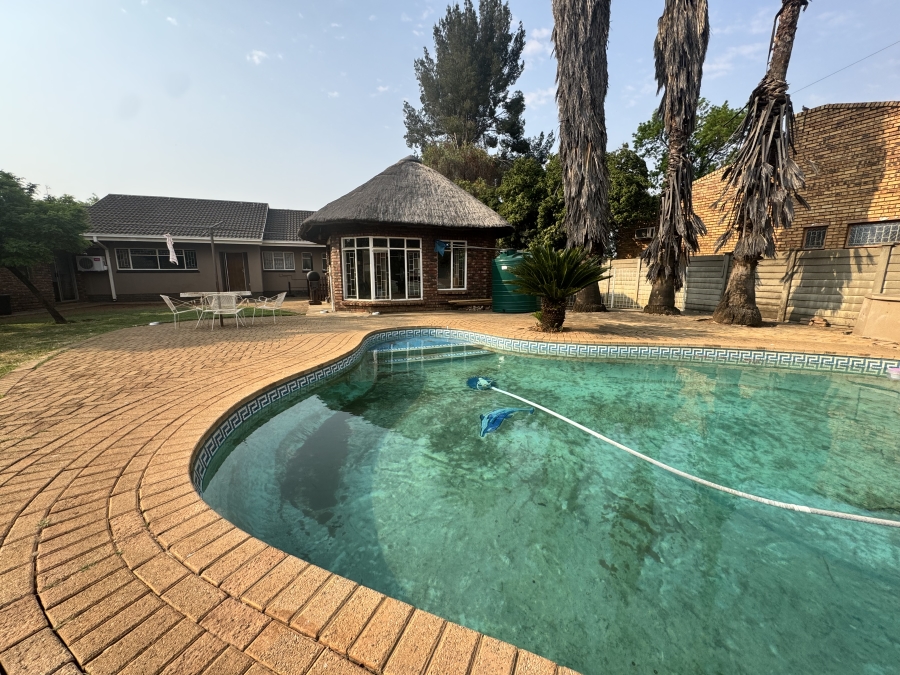 3 Bedroom Property for Sale in Neserhof North West